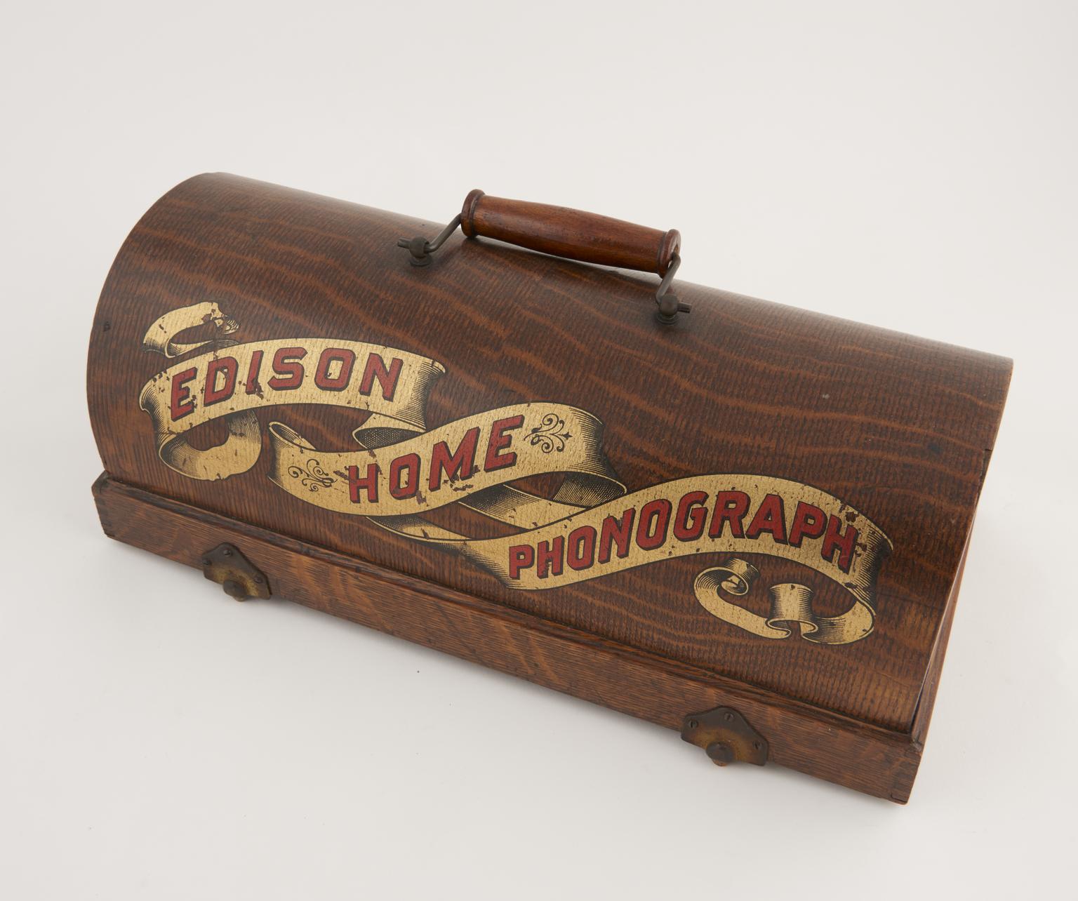 Cover for Edison 'Home' phonograph, Model A, 1898 (cover - closure)